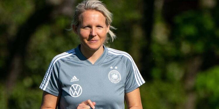 Friederike Kromp: Ihre Karriere, Erfolge und Bedeutung im Frauenfußball