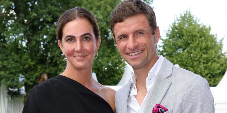 Thomas Müller und Lisa Müller: Einblicke in die Liebe des Fußballstars